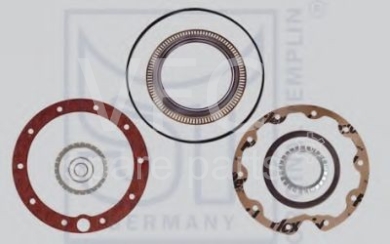 Engine and Transmission — Photo 3